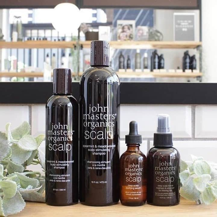 John Masters Organicsさんのインスタグラム写真 - (John Masters OrganicsInstagram)「Hovedbunden er vigtig at tage sig af, og med vores Scalp-produkter, baseret på naturens velkendte helbredende ingredienser, får hovedbunden de optimale betingelser for at skabe et fyldigere og sundere hår🙌🏻 ﻿ ﻿ Trænger dit hår til et løft? ﻿ ﻿ 📸:@johnmastersorganicsuk ﻿ ﻿ #johnmaster #johnmastersorganics #organics #organic #økologisk #økologiskhårpleje #hårpleje #haircare #planorganic #øko #bæredygtig #green #clean #naturligskønhed #naturlig #natur #jmo」6月23日 20時10分 - johnmastersorganics_denmark