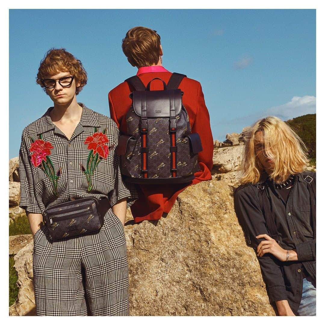 グッチさんのインスタグラム写真 - (グッチInstagram)「From #GucciPreFall19 by @alessandro_michele, a men’s belt bag and a backpack in soft GG fabric embellished with a tiger motif. Discover more through link in bio. #AlessandroMichele」6月23日 21時00分 - gucci