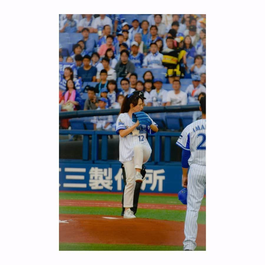 杜野まこさんのインスタグラム写真 - (杜野まこInstagram)「#始球式 #杜野まこ #ハマスタ #ローソンデー #baystars #rakuteneagles #交流戦 #上々な練習 からの #ど緊張 #本番に弱い #嬉しい #楽しい #悔しい #キャッチャー #伊藤光 選手 #バッター #茂木栄五郎 選手 #ピッチャー #今永昇太 投手 #カメラマン #サンスポ #斎藤浩一 さん」6月23日 21時08分 - makomorino