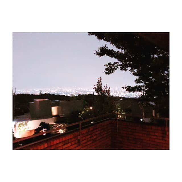 JONTEさんのインスタグラム写真 - (JONTEInstagram)「夜景見ながらのリハ🎶 前田和彦さんのピアノ、贅沢✨ どの曲も違う曲みたい お楽しみ🎶 #ttc #kobe」6月23日 21時01分 - jtfav