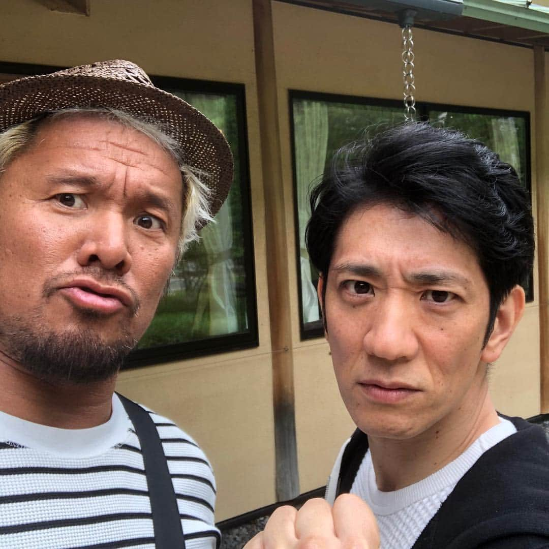 真壁刀義さんのインスタグラム写真 - (真壁刀義Instagram)「おぅ‼️俺様だぁー😆❗️今シリーズに入る前に収録していた番組が放送されたり、雑誌が発売されたりで頭が追いつかねぇ😊‼️ありがてぇコトだぜぇ❗️しっかし今朝東海地区で放送された『前略、大徳さん』は面白かっただろう‼️だから見ろって言ったじゃんか😊⭐️⤴️⤴️マダマダ続くからょ😆⭐️🎉 #前略大徳さん  #東大王  #熱烈ホットサンド  #ヒルペコ  #柴田亜美  #柴田英嗣  #flash  #mina」6月23日 21時13分 - gbh_makabe