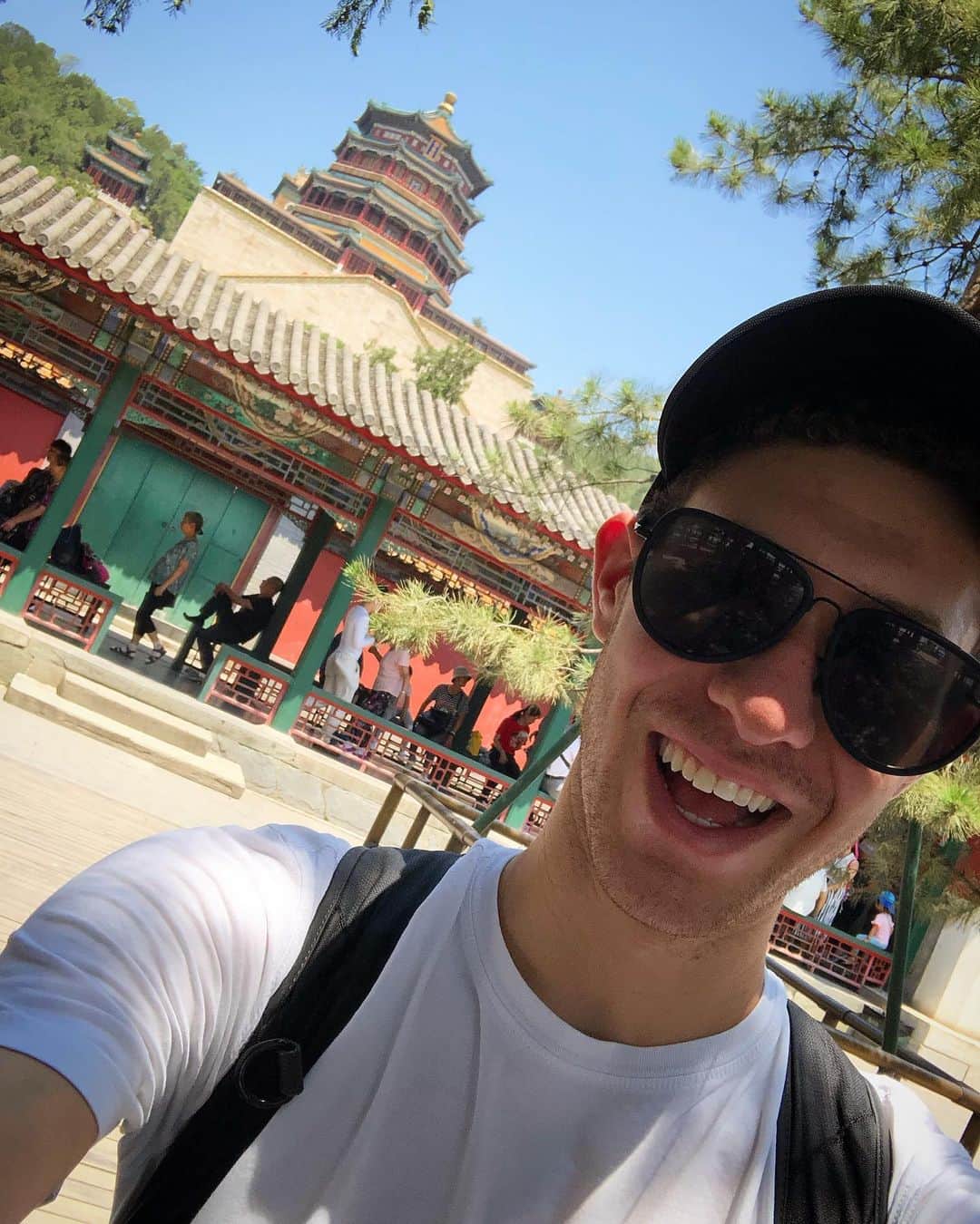 ジェイソン・ブラウンのインスタグラム：「📍Beijing!! 🇨🇳 • #summerpalace #china #beijing ♥️」