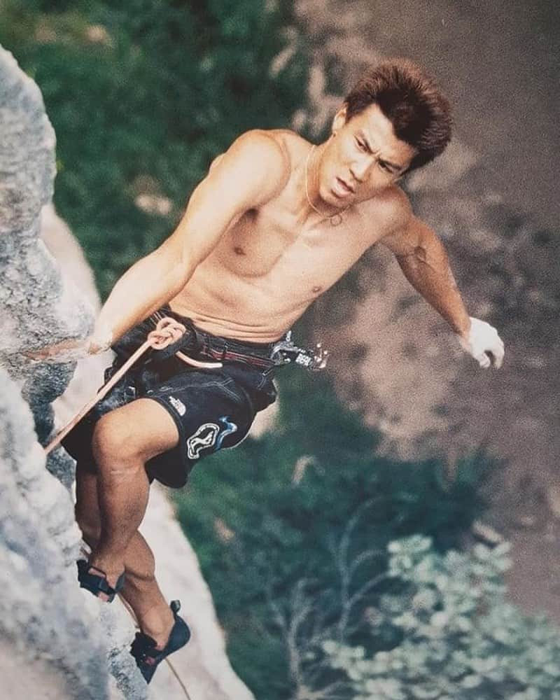 平山ユージさんのインスタグラム写真 - (平山ユージInstagram)「Found out a picture, I guess picture took by @dariodesnivel  I was on Accion Mutante 8a+ secter Korea,Oñate. It was the day I was preparing for World Championship 2001 Winterthur,Swiss.  Right now I’m preparing World Championship 2019 Hachioji,Japan💪💪different way of preparation 🤣 一枚の写真を見つけました。これはダリオが撮った写真だと思う。2001年 スイスのウィンタートゥの世界選手権の準備でオニャーテ、セクターコリアにあるAccion Mutante 8a+をオンサイトしている写真です。今は違った形で2019年の世界選手権八王子の準備をしています、笑 @thenorthfacejp  @beal.official  @blackdiamond  @climbskinspain  #2001 #spain #basque #winterthur #swiss #worldchampionship」6月23日 21時33分 - yuji_hirayama_stonerider