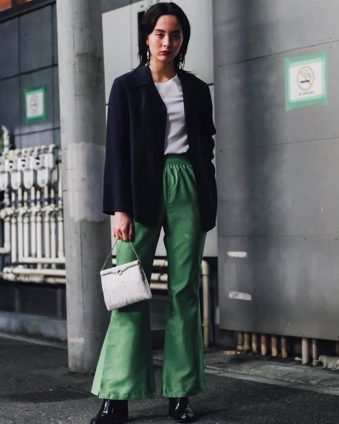 Fashionsnap.comさんのインスタグラム写真 - (Fashionsnap.comInstagram)「【#スナップ_fs】 Name miiya  Jacket #VERONIKAMAINE Shirt #ZARA Pants #IAPETUS Bag #vintage Shoes #vintage  #fashionsnap #fashionsnap_women」6月23日 21時44分 - fashionsnapcom