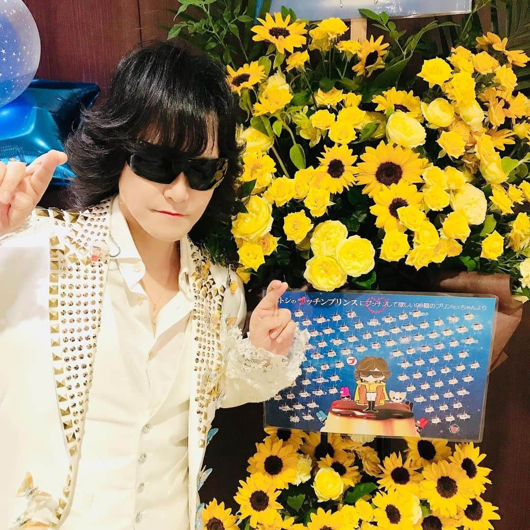 Toshlさんのインスタグラム写真 - (ToshlInstagram)「#dine & #concert #2019 #大楽 #名古屋公演 #皆さんに #魂 #こもった #応援 #頂き #本当に #幸せです ‼️ #ありがとうございます  #これからも #一緒に #楽しみましょう 🤞🏻😎」6月23日 21時41分 - toshl_officia