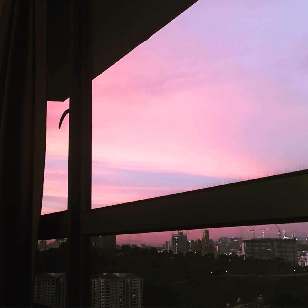YUKKOのインスタグラム：「#malaysia #kualalumpur #sky」