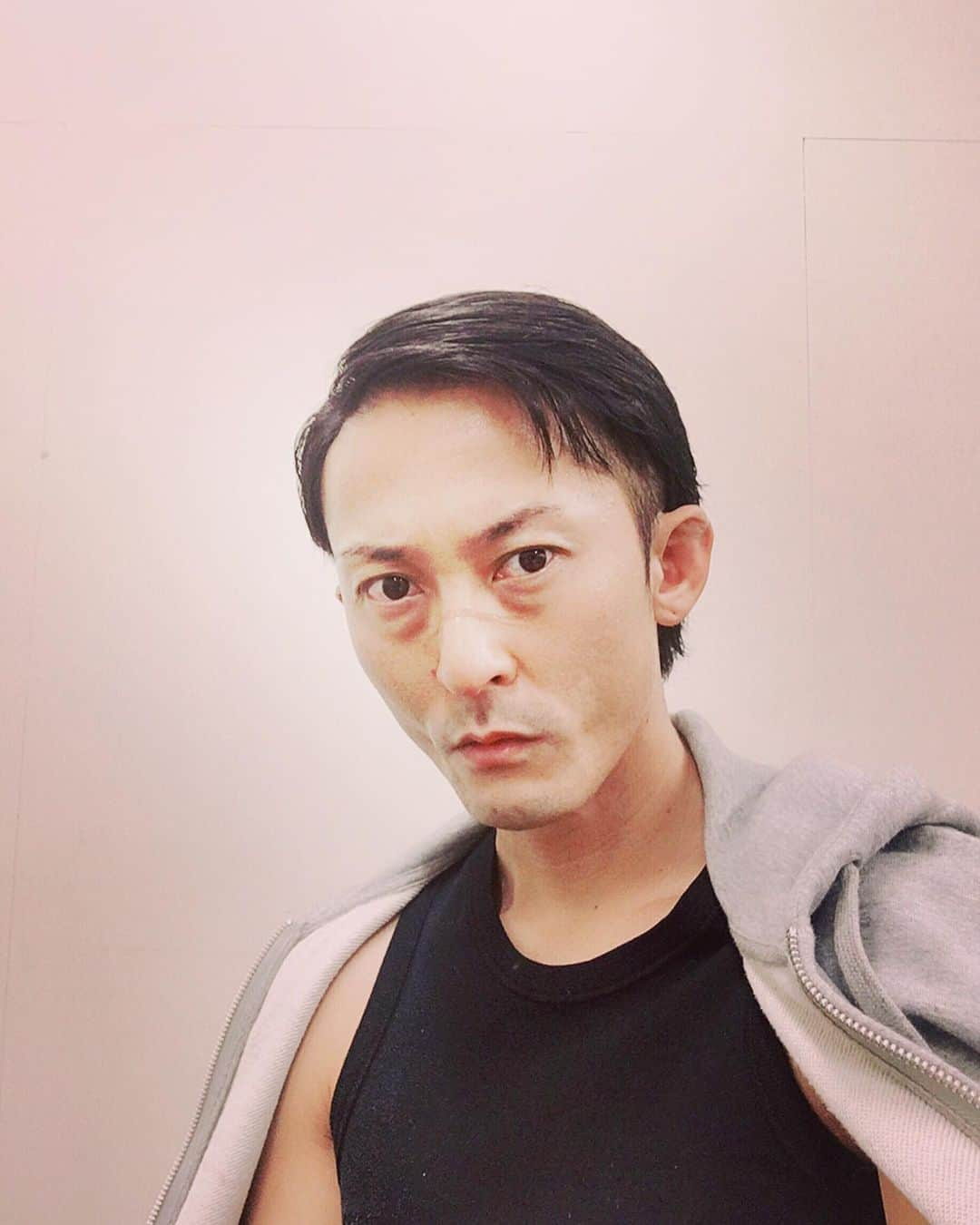 鈴木敬太さんのインスタグラム写真 - (鈴木敬太Instagram)「昨日からとあるドラマの撮影が始まりました。 アクションシーン満載の面白いドラマなので、 是非観て頂きたいです。 情報解禁したら告知致します！ またジャニーズの方とがっつりお芝居です！ この撮影の為に体重を5kg落としたので、 体力がヤバいです。。 #撮影 #ドラマ #action  #アクション #fff #likeforlikes #like4likes #いいね返し #liker #l4l」6月23日 21時55分 - suzuki_keita0915