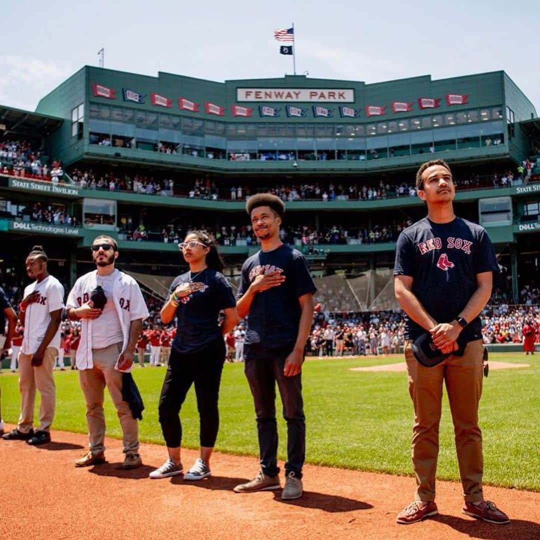 ボストン・レッドソックスさんのインスタグラム写真 - (ボストン・レッドソックスInstagram)「One of our favorite traditions, honoring the incredible @redsoxfoundation Scholars!」6月24日 3時30分 - redsox