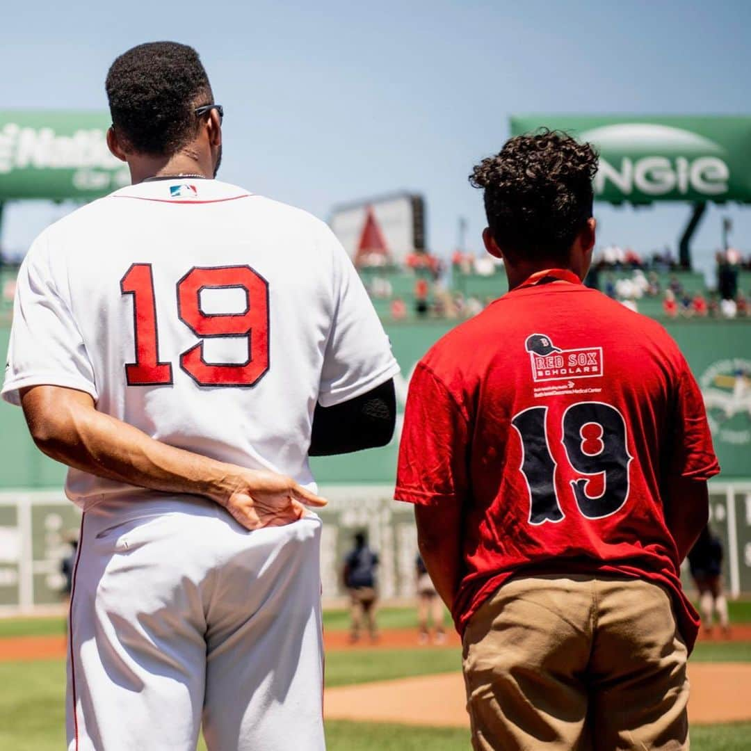 ボストン・レッドソックスさんのインスタグラム写真 - (ボストン・レッドソックスInstagram)「One of our favorite traditions, honoring the incredible @redsoxfoundation Scholars!」6月24日 3時30分 - redsox