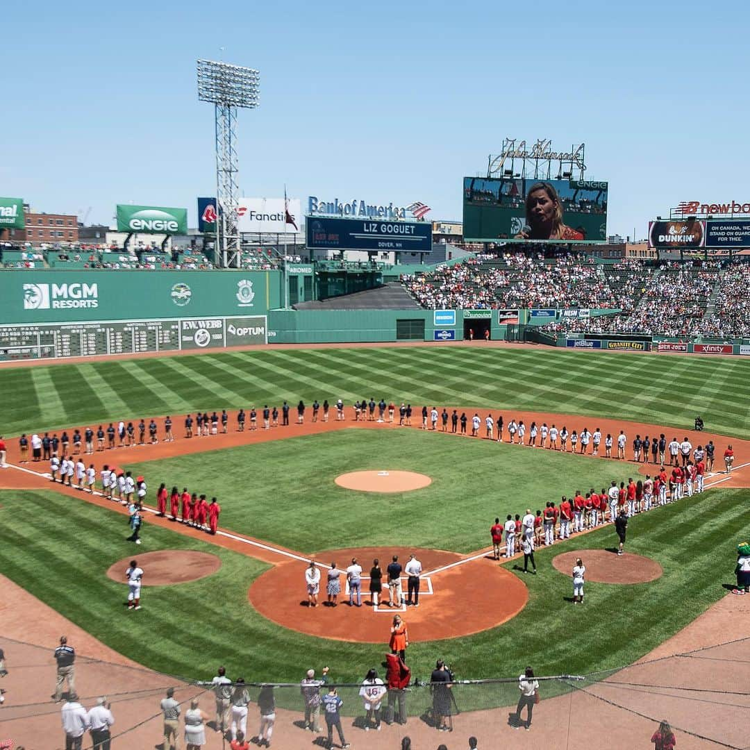 ボストン・レッドソックスさんのインスタグラム写真 - (ボストン・レッドソックスInstagram)「One of our favorite traditions, honoring the incredible @redsoxfoundation Scholars!」6月24日 3時30分 - redsox