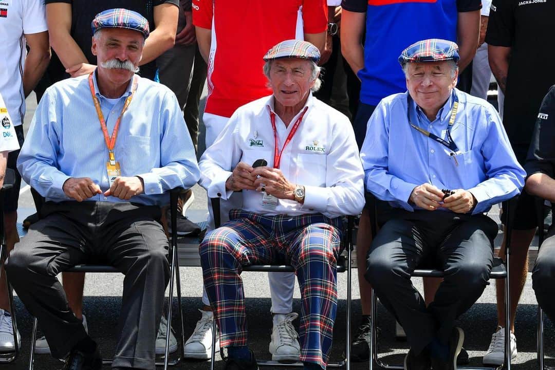 F1さんのインスタグラム写真 - (F1Instagram)「Tartan caps at the ready, and a giant Camembert! 🏴󠁧󠁢󠁳󠁣󠁴󠁿🇫🇷 . Celebrating Sir Jackie’s 80th birthday on the grid at @circuitpaulricard 👏👏👏 . #Formula1 #F1 #FrenchGP @sirjackiestewart」6月23日 22時05分 - f1
