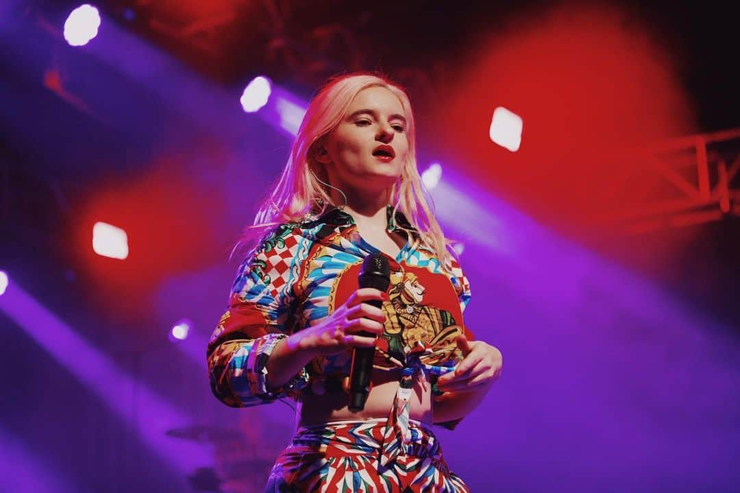 グレース・チャトーさんのインスタグラム写真 - (グレース・チャトーInstagram)「Happy at last night’s concert in Ireland 🇮🇪💚🧡 @sea_sessions was amazing!!」6月23日 22時10分 - gracechatto