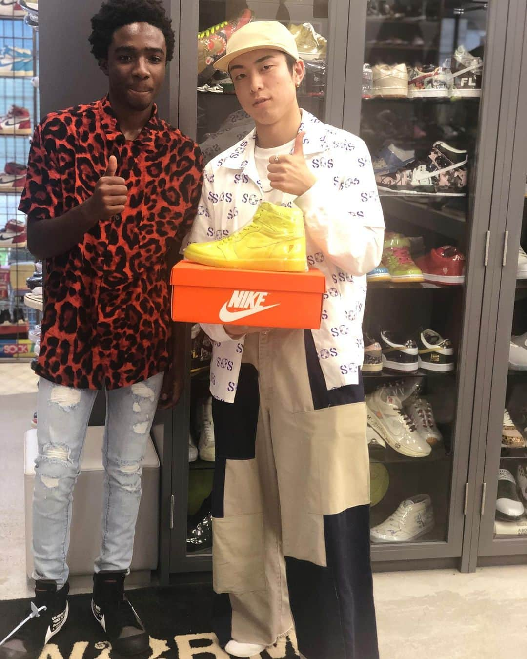 カレブ・マクラフリンさんのインスタグラム写真 - (カレブ・マクラフリンInstagram)「#Japan thanks for the fit! 🇯🇵 #Tokyo#EmbraceYourFace#BeYourBiggestFan」6月23日 22時08分 - therealcalebmclaughlin