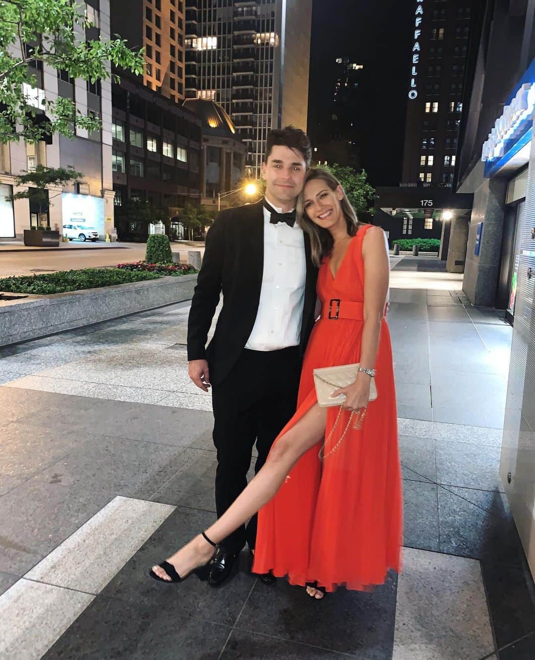 Anna Jane Wisniewskiのインスタグラム：「Parents’ night out celebrating our dear friend and his incredible achievement of graduating from neurosurgery residency. 🧠👨🏻‍⚕️ @johanssj we are so proud of you and all you’ve accomplished. (I also can’t believe you’ve been in school every year consecutively since kindergarten.) We’re going to miss you and Carrie! 😭」
