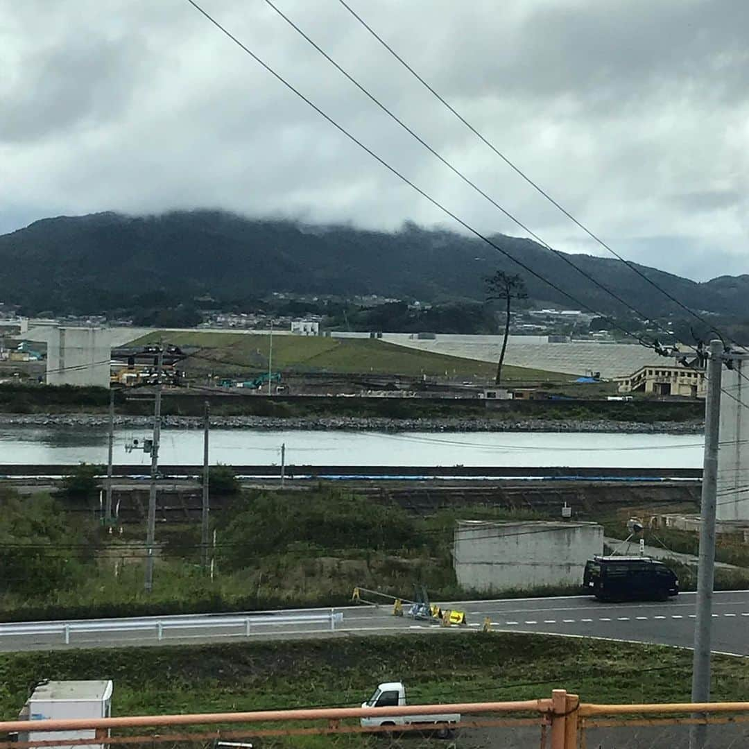 田口成浩さんのインスタグラム写真 - (田口成浩Instagram)「岩手県陸前高田市で開かれた、選手会チャリティーイベントに参加させてもらいました。 改めて生きてる事や、バスケットを出来る有難さを感じさせてもらました。 普通の事を当たり前とは思わず、この経験を明日への活力にしたいと思います！！ 頑張ろう東北！！ おいさー＼＼\\٩( 'ω' )و //／／ #Bリーグ #おいさー #JBPA  #JBPACHARITY」6月23日 22時13分 - shige5taguchi