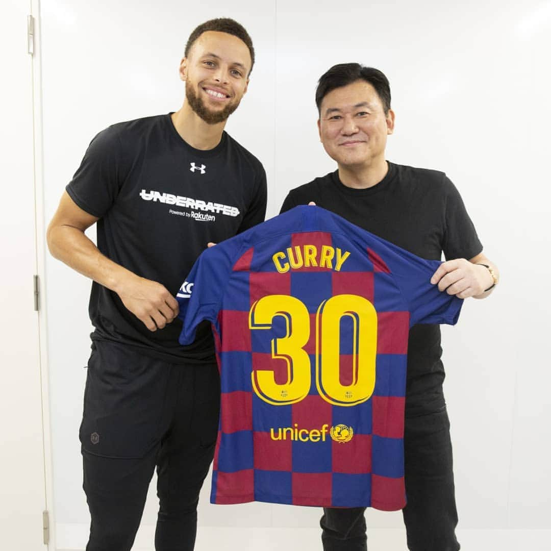 三木谷浩史さんのインスタグラム写真 - (三木谷浩史Instagram)「New player for FCB. #stephcurry #fcbarcelona」6月23日 22時20分 - hiroshi.mikitani