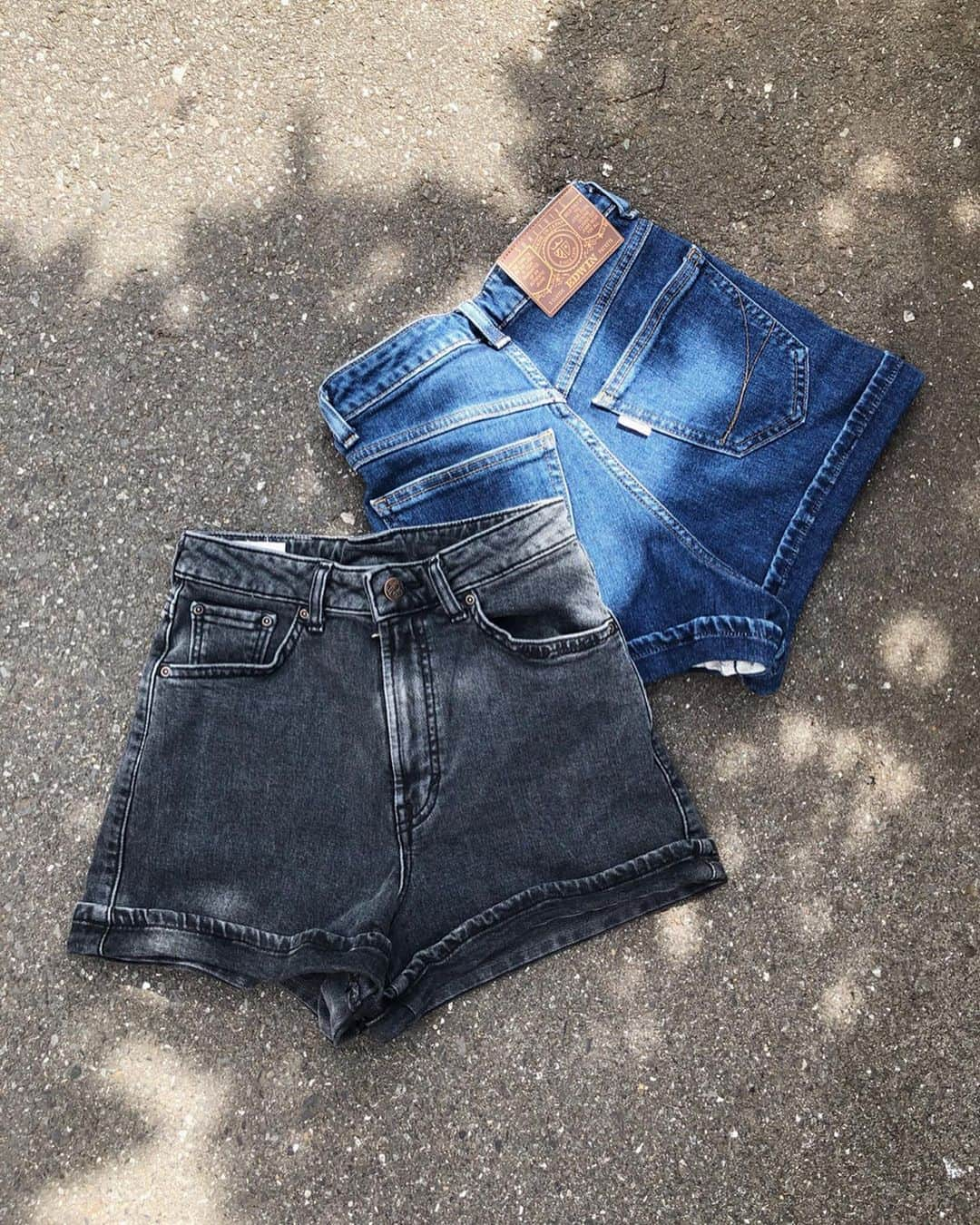 Juemiさんのインスタグラム写真 - (JuemiInstagram)「SOMETHING DENIM SHORTS / ¥11,000+tax @something_jean コラボ 日本製デニムショーパン 。 ストレッチがきいており、ボディラインにフィットします。 これからの季節、水着と合わせて着ていただくのもおすすめです。 XS〜M size #juemi #juemistyle #ju989 #juemixsomething」6月23日 22時36分 - _juemi_