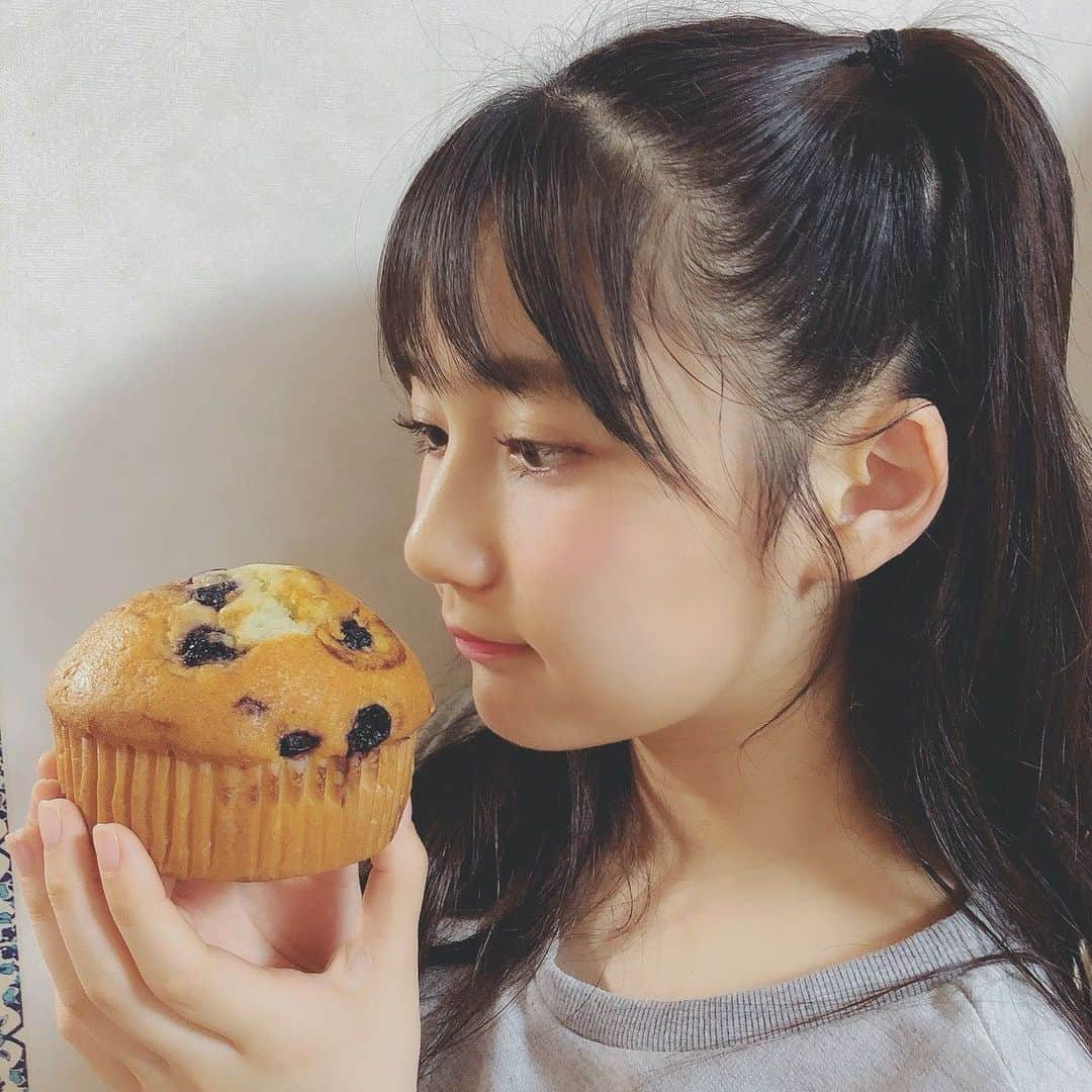 鈴木くるみさんのインスタグラム写真 - (鈴木くるみInstagram)「大きいブルーベリーマフィン💕  #大きい #BIG #ブルーベリー #マフィン #甘い #美味しい #おいしい #スイーツ #かわいい」6月23日 22時29分 - kurumi_akb48