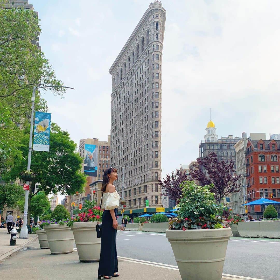 結城モエさんのインスタグラム写真 - (結城モエInstagram)「ニューヨークの摩天楼と背比べ。  #flatiron  #flatironbuilding #nyc」6月23日 22時32分 - moe_yuki_