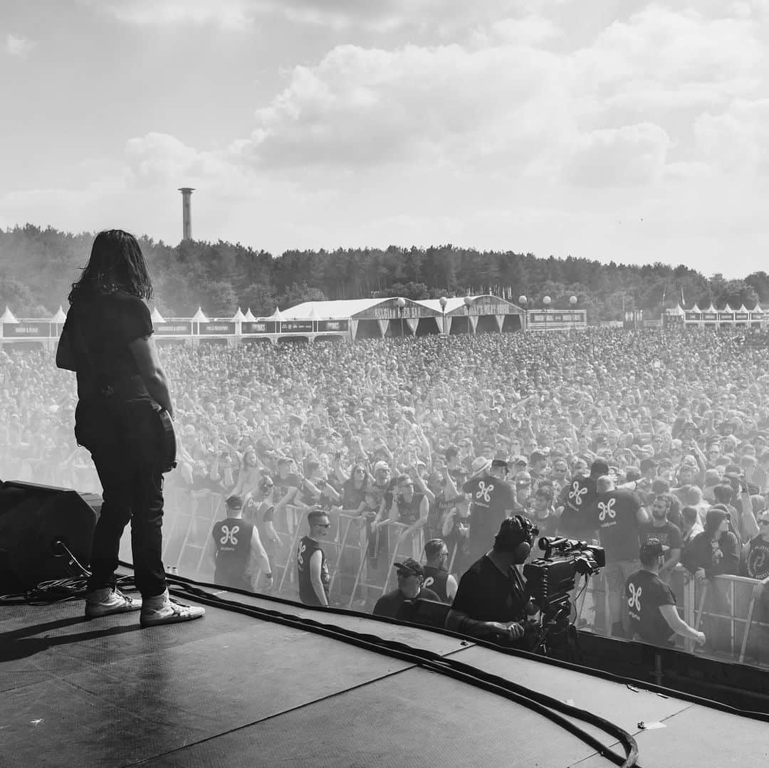 ジー・ヘイルさんのインスタグラム写真 - (ジー・ヘイルInstagram)「@graspopmetalmeeting #graspop @judyhwon #halestorm」6月23日 22時44分 - officiallzzyhale