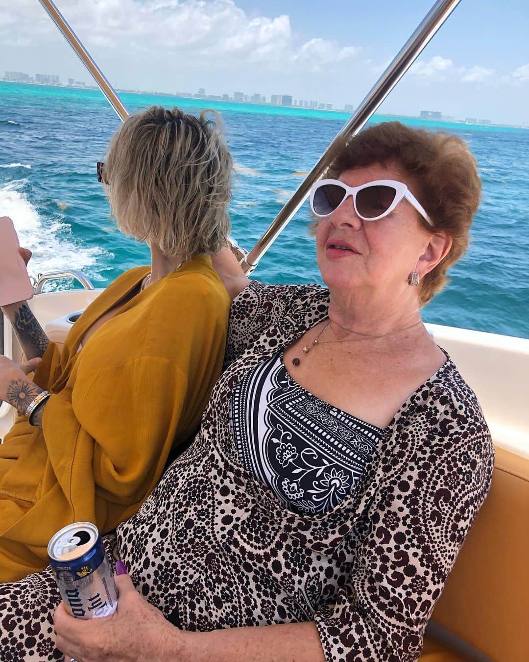 DJアシュバさんのインスタグラム写真 - (DJアシュバInstagram)「So fortunate to be able to spend some quality time with our grandparents in Cancun creating some unforgettable memories!! #blessedlife 🌴🙏🏼」6月23日 22時56分 - ashba