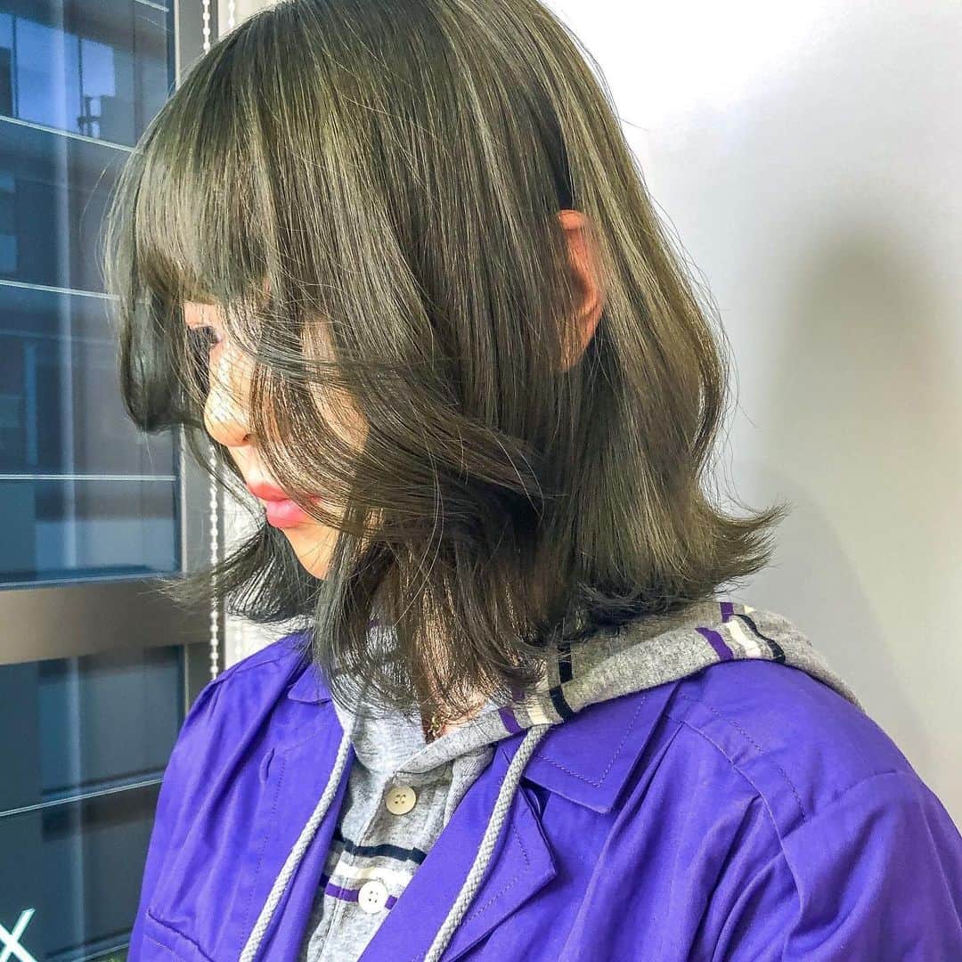 原涼香のインスタグラム：「ㅤㅤㅤㅤㅤㅤㅤㅤㅤㅤㅤㅤㅤ Olive beige 🤟🏻💚 ケアブリーチ1回です~~ ジェニみたいでかわい( ◠‿◠ ) ㅤㅤㅤㅤㅤㅤㅤㅤㅤㅤㅤㅤㅤ」