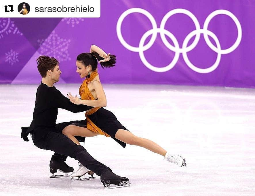 オリンピックさんのインスタグラム写真 - (オリンピックInstagram)「⛸ @sarasobrehielo #repost ・・・ A dream, a set of values, a way of life 💙🖤❤💛💚 HAPPY OLYMPIC DAY!🌟. . . . #citiusaltiusfortius🥇 #HurtadoJalyavin #olympicday #olympicvalues #memories #Pyeongchang2018 #olimpicamente #sobrehielo #morethansport #dream #life #onice #TeamESP」6月23日 22時59分 - olympics