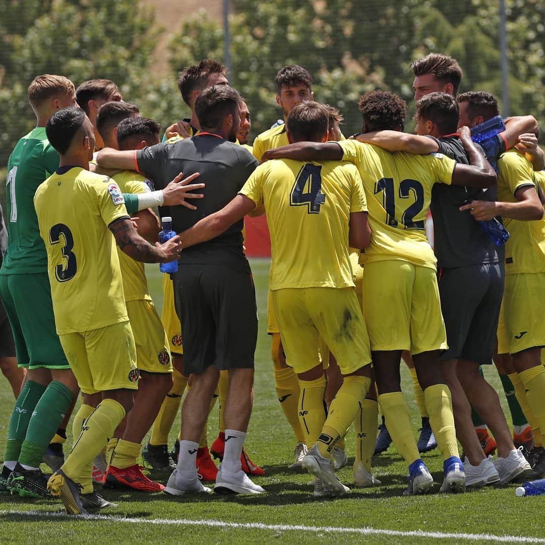 ビジャレアルCFさんのインスタグラム写真 - (ビジャレアルCFInstagram)「#CanteraGrogueta | El Juvenil A ha pasado a la gran final de la #CopaDelReyJuvenil 🏆 tras empatar 2-2 ante el @realmadrid (1-0 en la ida). Los goles amarillos fueron de @ferniii9 y Gonzaga. ¡Disfruta de las mejores fotos! 📸⚽ . #YellowsAcademy | The U19s have reached the #CopaDelReyJuvenil 🏆 final after drawing 2-2 against @realmadrid (1-0 in the first leg). The Yellows goals came from @ferniii9 and Gonzaga. Enjoy the best photos from the game! 📸⚽」6月23日 23時05分 - villarrealcf