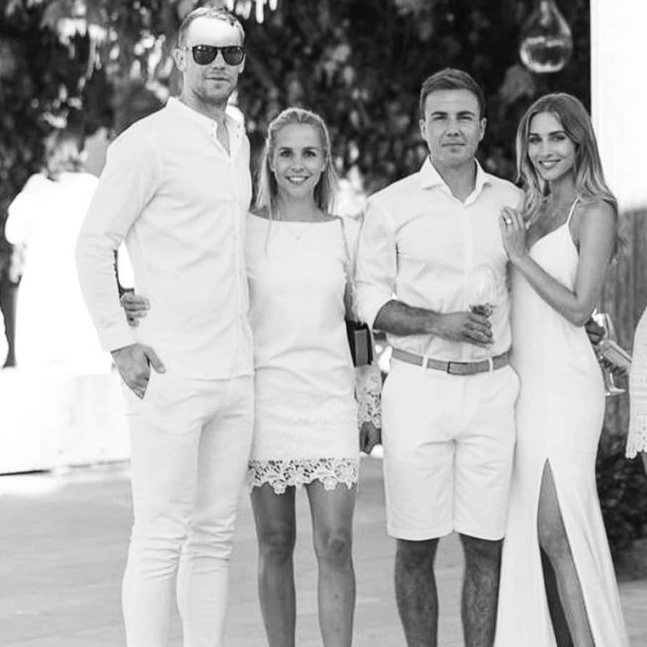 Nina Neuerのインスタグラム：「All the best for YOU 🖤 A & M! Wonderful night with so great people! #perfectwedding #loveiseverywhere」