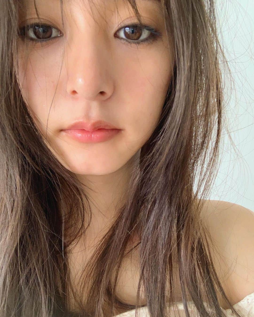新木優子さんのインスタグラム写真 - (新木優子Instagram)「囲み目メイクは黒目のふちが黒くなる気がする👀‼︎」6月23日 23時06分 - yuuuuukko_
