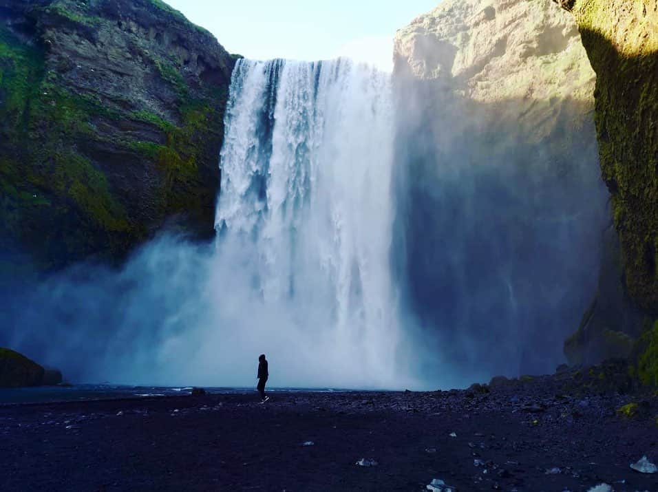 ユリア・リプニツカヤのインスタグラム：「#iceland#skogafoss 😍」