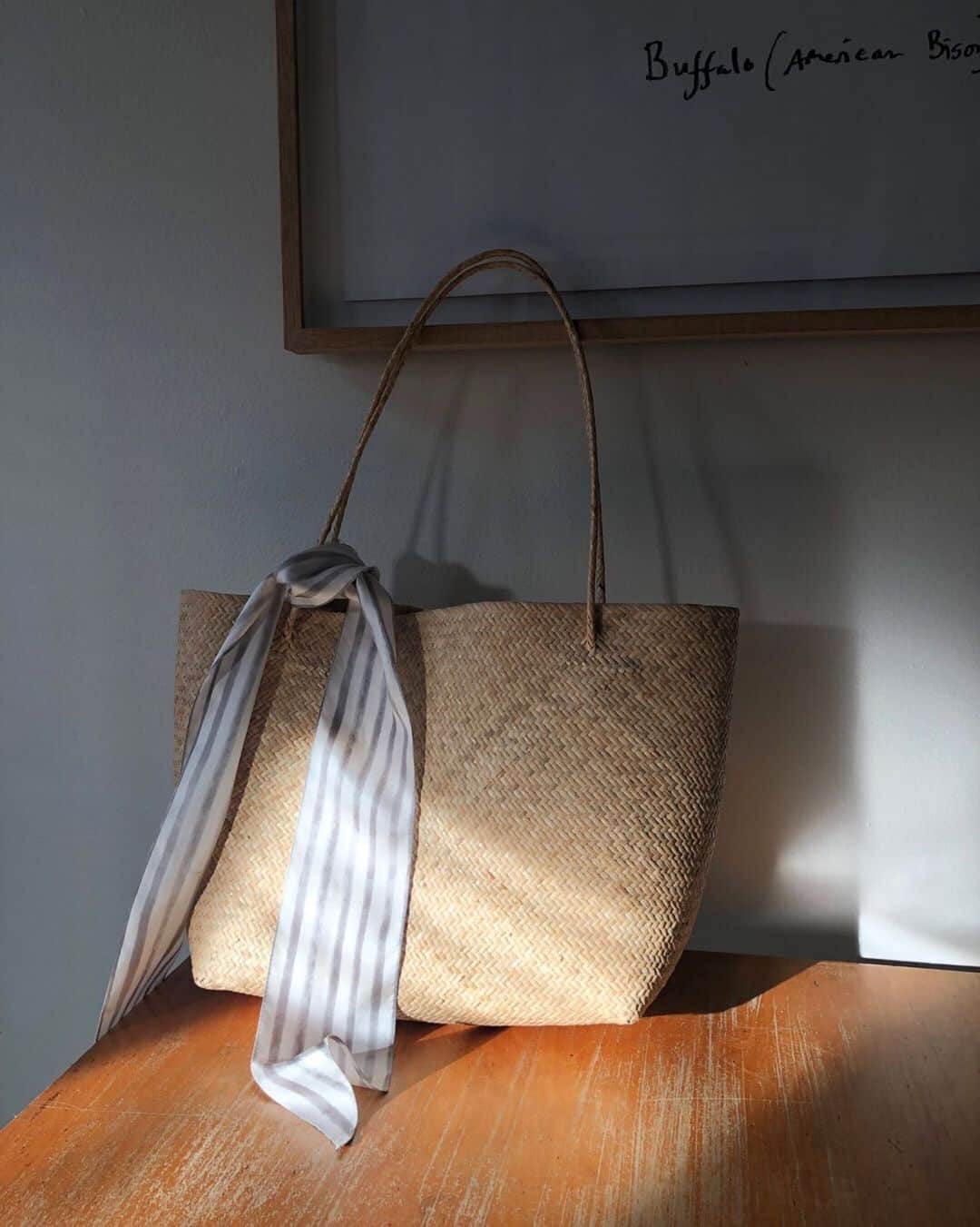 Club Monacoさんのインスタグラム写真 - (Club MonacoInstagram)「Totes. ⠀⠀⠀⠀⠀⠀⠀⠀⠀ A roomy bag from NYC-based @bembien works for running errands and beach days alike.」6月23日 23時14分 - clubmonaco