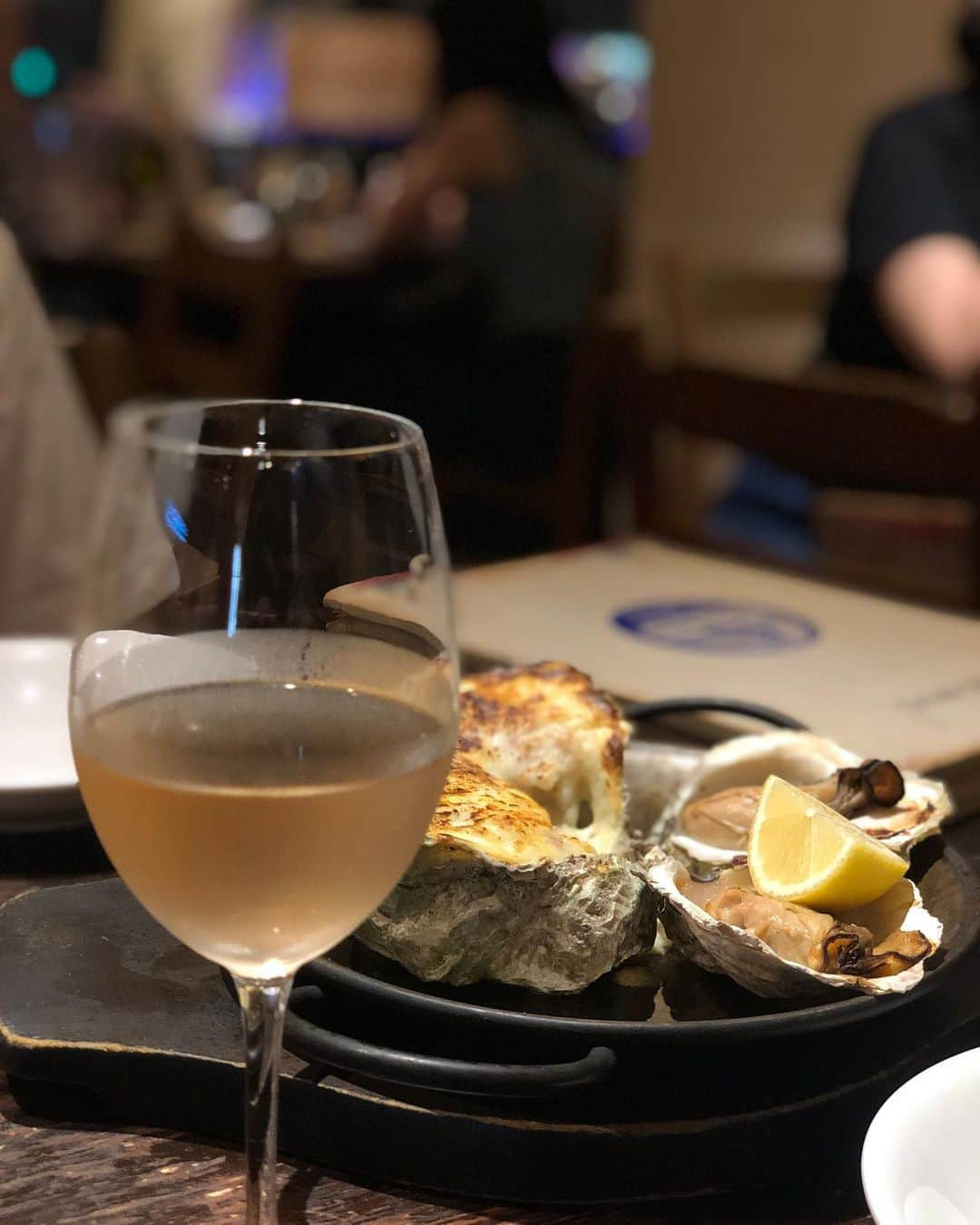 神咲詩織さんのインスタグラム写真 - (神咲詩織Instagram)「生牡蠣たんまり食べてきたー😍✨ うまかた！」6月23日 23時22分 - nexter_nippon