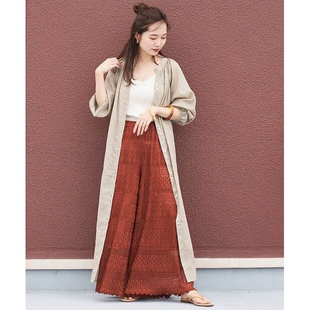 PAL CLOSET(パルクローゼット)さんのインスタグラム写真 - (PAL CLOSET(パルクローゼット)Instagram)「@capricieux_lemage からSUMMER SALE対象のスカートのようなフレア感のワイドパンツをご紹介✨ ・ ・ 甘くなりずぎずオトナな雰囲気のレースが魅力。夏から秋にかけてお使い頂けるカラーです。 シンプルにカットソー合わせや、ワンピースとのレイヤードスタイルもおすすめ。 ・ CAPRICIEUX LE'MAGE(カプリシュレマージュ) フレアレースパンツ ・ ・ 5,000円以上で送料無料 店舗共通ポイント貯まる ・ #capricieuxlemage #capricieux_lemage #カプリシュレマージュ #レマージュ #ワイドパンツ #リラックスパンツ #レースパンツ #ワイドパンツコーデ #大人カジュアル #シンプルコーデ #パルクローゼット #onlineshop #fashion #coordinate #オンラインショップ #ファッション #セール」6月23日 23時45分 - palcloset_onlinestore