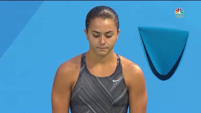 キャシディ・クックのインスタグラム：「Happy World Olympic Day! @teamusa @usa_diving 🇺🇸 _____________________________________________________________ After i graduated from Stanford, i decided that it was time to hang my suit up and enter the workforce. I thought my body had suffered through enough injuries (3 shoulder surgeries, 2 foot surgeries, stress fractures in my lumbar spine, and bulging discs in my back, to name a few). But over the last few months, i haven’t been able to shake the feeling that there was more for me to accomplish in the pool. Some unfinished business. My first olympics was an awesome experience, but i know i did not compete to my full potential. 6 weeks ago, after my most recent foot surgery, i decided to move back to Texas and start training again (sorry @ body lol). If it doesn’t work out, well at least i know i tried and I can retire with no regrets. But I am so excited to see what this next year brings me. Thanks for all who have supported my decision! #tokyo2020 #ireallyjustwantthefreshsushi」