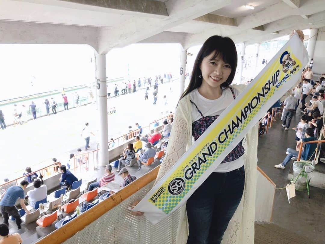 嶋村瞳さんのインスタグラム写真 - (嶋村瞳Instagram)「. 柳沢一選手優勝おめでとうございます👑 水神祭後にインタビューできました🎤 . 【多摩川ボートＳＧグランドチャンピオン】 柳沢一がＳＧ初制覇 https://youtu.be/1n9l96wFsRQ . Twitterからの方がURL飛びやすいかと思います。 .  #ボートレース多摩川 #柳沢一 #ボートレース #リポーター #ピットリポーター #嶋村瞳 #東スポ #ミス東スポ」6月24日 0時04分 - hitomi_shimamura_official