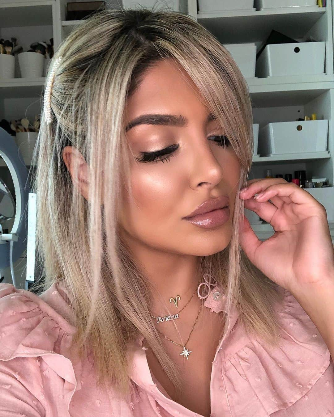 Too Facedさんのインスタグラム写真 - (Too FacedInstagram)「SHOOK. 🤩 @sheidafashionista uses the dual shades of our Natural Lust Bronzer to get her lust-worthy glow! #regram #tfnaturallust #toofaced」6月24日 0時00分 - toofaced