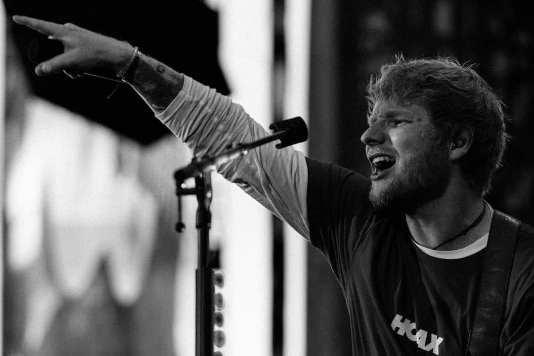 エド・シーランさんのインスタグラム写真 - (エド・シーランInstagram)「Hockenheim night #1 ! 📸 @nicminnssphotos coz Zak was at a wedding」6月24日 0時06分 - teddysphotos