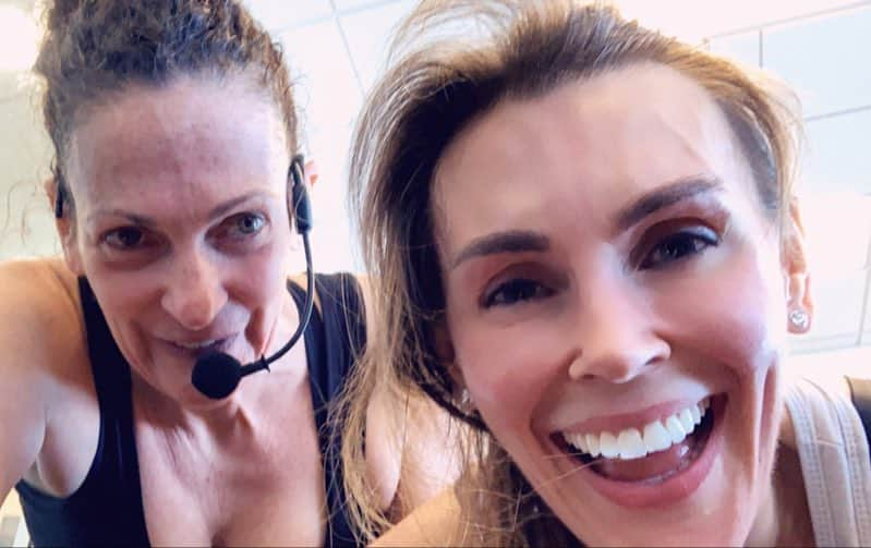 ターニャ・テイトさんのインスタグラム写真 - (ターニャ・テイトInstagram)「When you are taking video during #cardiobarreclass and Michele the instructor comes up behind me. Haha caught! Had to work an extra bit harder the next few mins. ... ... Have you ever been caught out when you have been slacking / not working as hard as you should? 🙈😆 ... ... #tanyatate #queentanyatate #cardiobarre #exercise #exercisemotivation #workingout @mjandrews1968」6月24日 0時10分 - tanyatate