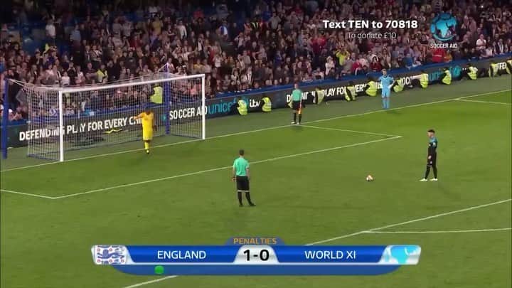 F2Freestylersのインスタグラム：「Just put together my @socceraid full match highlights reel......🤣🤣」