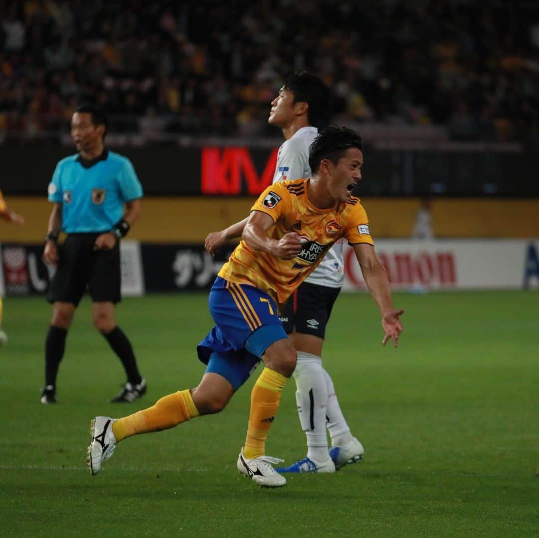 ベガルタ仙台さんのインスタグラム写真 - (ベガルタ仙台Instagram)「6月23日 第16節 FC東京戦 2-0で勝利しました！熱い応援ありがとうございました！ #ベガルタ仙台 #仙台 #サッカー #Jリーグ #2019シーズン #スローガン #ReVolution #関口訓充 #7番 #ユアテックスタジアム仙台 #ユアスタ #FC東京」6月24日 0時15分 - vegaltasendai