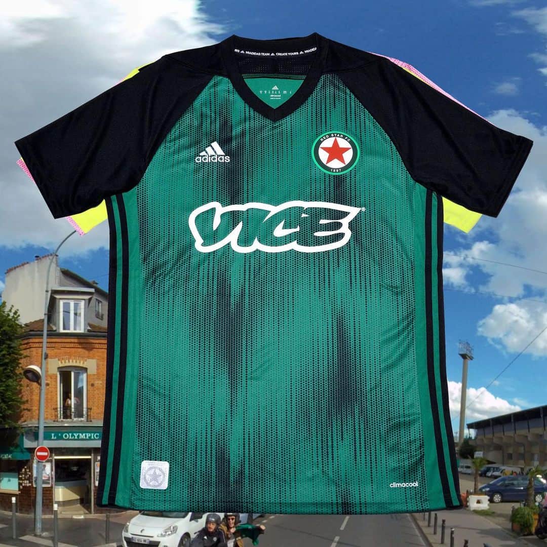 VICEさんのインスタグラム写真 - (VICEInstagram)「New season, new get up.⁣ ⁣ Legendary Parisian team @redstarfc is the second oldest football club in France, originally founded in 1897. Yesterday they unveiled their new 2019/20 kits via a Google Street View lookbook campaign set in the Parisian suburb of Saint-Ouen.⁣ ⁣ Swipe ➡ to check out the new kits, and visit the link in bio to visit the Red Star shop.」6月24日 0時24分 - vice
