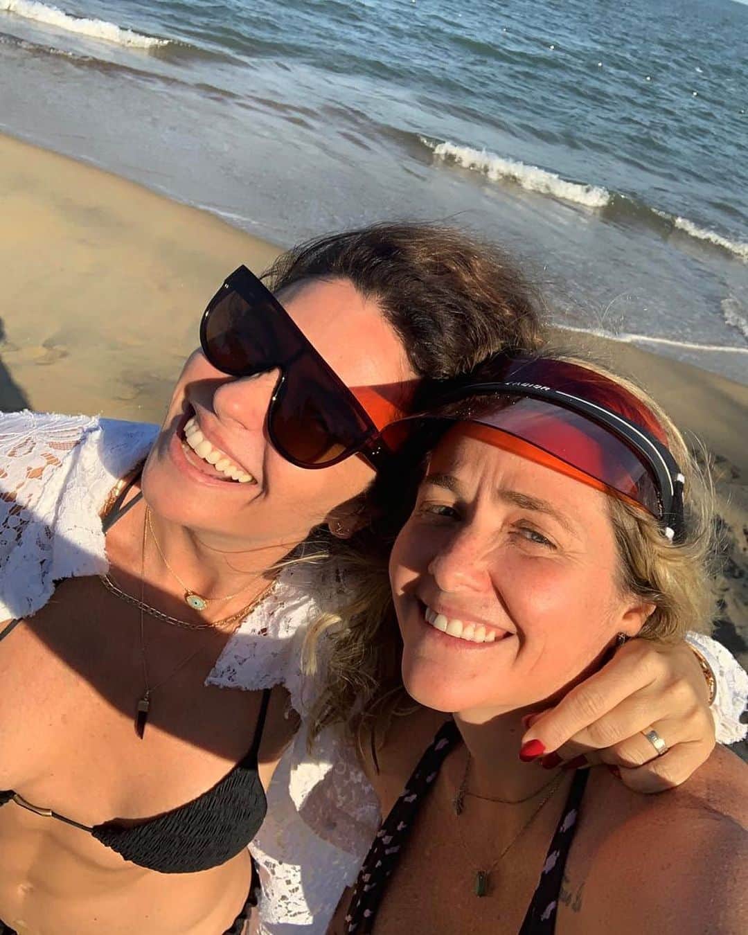 Giovanna Antonelliのインスタグラム：「🧡 Dia lindoooo!!! 🙏🏻#leninha #lenona rsrsrs 🤣 @pinymontoro」