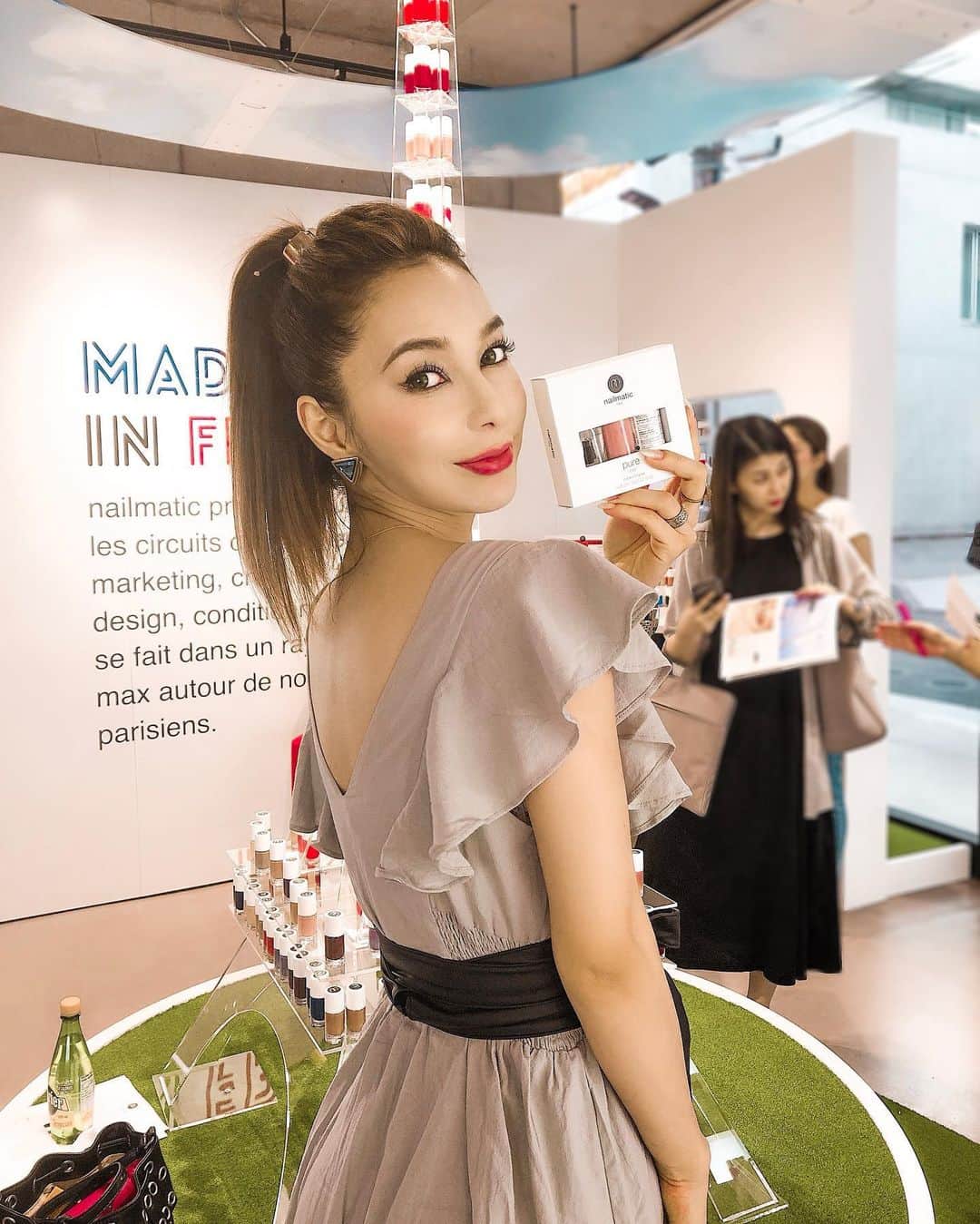 のインスタグラム：「NailMatic Pop up store in Tokyo✨ マニキュアセットをゲット💕 . . . . #nailmatic　#ネイルマティック #nail #unhas #popupstore #ネイル #マニキュア #ポップアップストア」