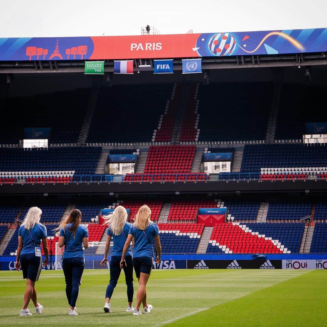 ソフィア・ヤコブソンさんのインスタグラム写真 - (ソフィア・ヤコブソンInstagram)「Hope to see many of you at parc des princes tomorrow!⚽️💯#FIFAWWC #france #2019」6月24日 0時31分 - sofiajakobsson