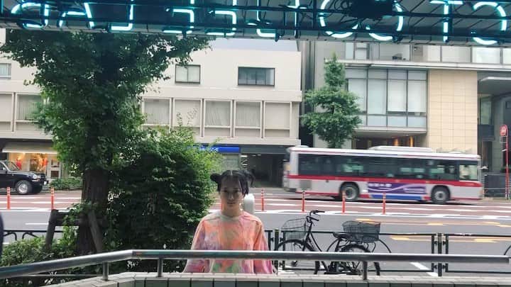 エリイ のインスタグラム：「ここは監視システム」