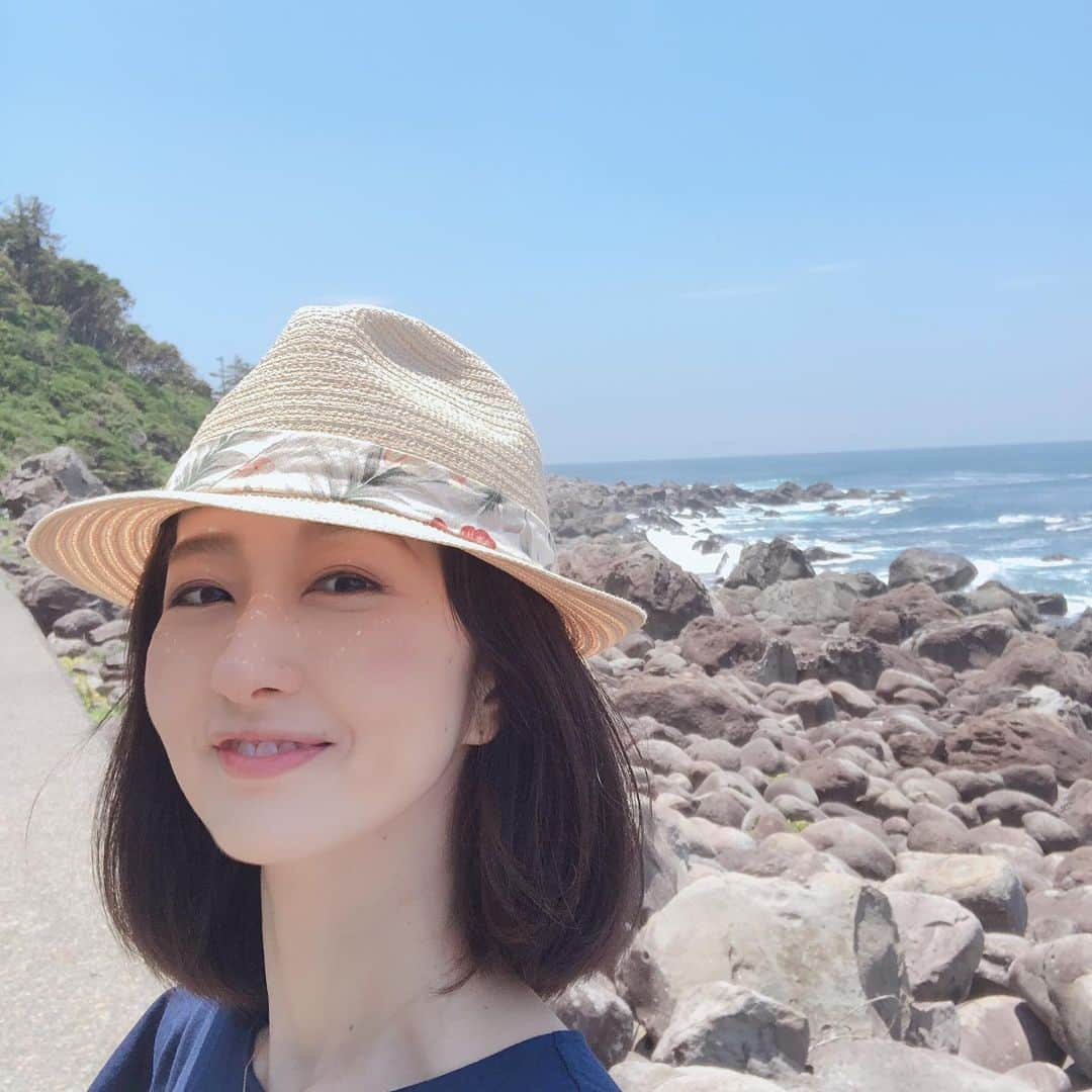 嶺恵斗さんのインスタグラム写真 - (嶺恵斗Instagram)「癒しの旅。  ハワイに行ってきました🌺  日本の😆  こんなに綺麗な朝日を見て 透き通るような海を眺め 幸せすぎる旅でした✨  次はホントのハワイへー🌺 #癒された #のんびり #旅行  #贅沢な #休日  #やっぱ私は #ハワイ好き #aloha  #ハワイ好きな人と繋がりたい  #love #hawaii #aloha」6月24日 0時36分 - etsuko__7