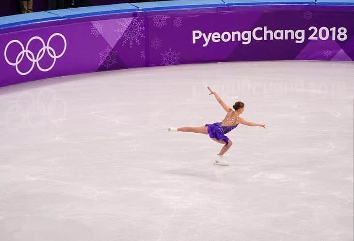 ニコル・ラジコワのインスタグラム：「Happy Olympic Day!!」