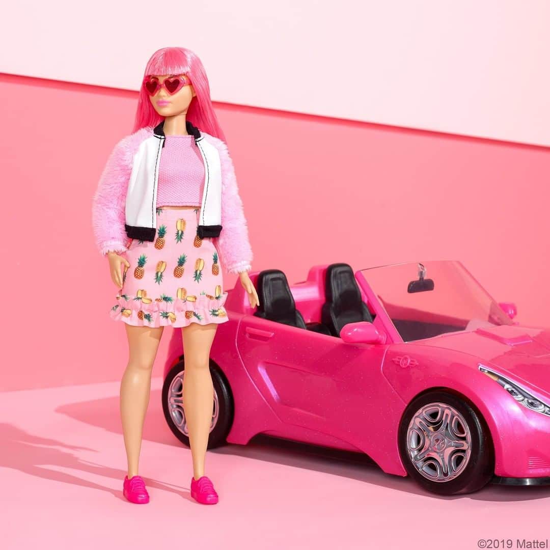バービーさんのインスタグラム写真 - (バービーInstagram)「Who ever said orange is the new pink...? 😏💖 Happy #NationalPinkDay! #Barbie」6月24日 1時00分 - barbie
