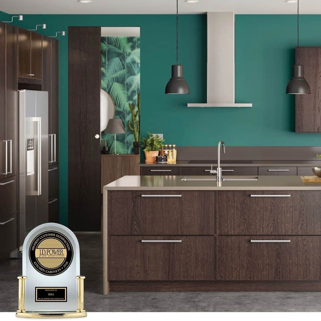 IKEA USAさんのインスタグラム写真 - (IKEA USAInstagram)「We make award-winning kitchens people love. That's why J.D. Power awarded us “Highest in Customer Satisfaction with Kitchen Cabinets.” Link in bio.  EKESTAD Kitchen cabinet combination, $2999 for a standard 10'x10' layout*」6月24日 1時01分 - ikeausa